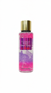 Brume pour le corps Velvet Petals de Bath & Body Works, 250 ml, parfum floral pour femmes - Product Image 1