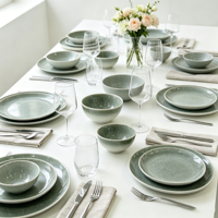 Ensemble d'assiettes à dîner en céramique EKA vert forêt, finition brillante mouchetée, design rond moderne, résistant aux éclats, empilable, élégant pour la salle à manger