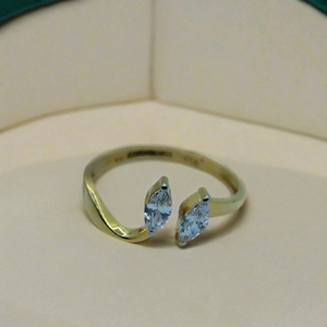 Bague ouverte élégante en or avec un design à double diamant, bague ajustable élégante pour femmes, bijoux modernes pour un usage quotidien - Product Image 3