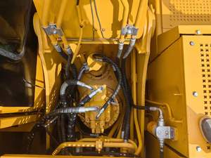 รถขุดตีนตะขาบ Cat 320B และ Cat 320BL มือสอง สำหรับงานพัฒนาเมือง ทำงานได้อย่างมีประสิทธิภาพ ควบคุมและเลี้ยวเลื่อนได้อย่างราบรื่น - Product Image 5