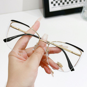 Lunettes anti-lumière bleue tendance pour femmes, style célébrité d'<span class=keywords><strong>Internet</strong></span>, style punk uni, montures de lunettes transfrontalières - Product Image 2