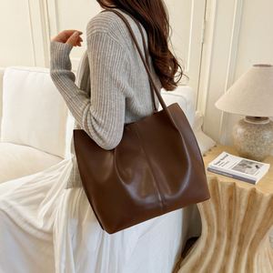 2 Piece PU Leather Tote Bag Set Women <b>Large</b> Capacity Shoulder <b>Handbag</b> with Pouch Custom Wholesale - Product Image 4