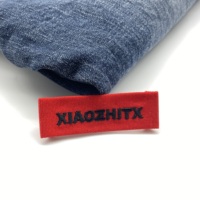 Broderie à haute densité personnalisée coudre sur l'extrémité pli tissé logo étiquettes de cou pour les vêtements T-shirt