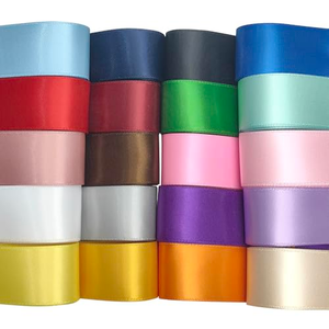 ริบบิ้นผ้าซาตินโพลีเอสเตอร์สีพื้น ขนาด 4 ซม. 1 1/2 นิ้ว ยาว 100 หลา สำหรับจัดดอกไม้ ตกแต่งเค้ก บรรจุภัณฑ์ สีแดง สีน้ำเงิน - Product Image 1