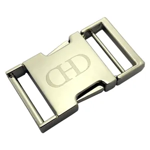 Venta al por mayor de aleación de zinc personalizado chapado en oro 3D marca Logo corte ropa bolsas Metal Pin cinturón hebilla para hombres