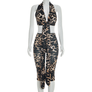 วิวิบลุค C26ST054 ชุดพิมพ์ลายเสือดาวสำหรับผู้หญิง เสื้อครอปเว้าลึกแบบผูกคอ กางเกงขาสั้น ชุดสองชิ้น - Product Image 3