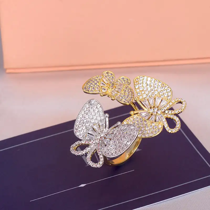 Mewah Es Keluar Cincin Kubik Zirkon Tiga Jari Kupu-kupu untuk Wanita Pesta Pernikahan Ukuran Unik Mode Pave Perhiasan