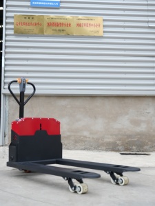 Transpalette Électrique 1,5T avec Batterie Plomb-Acide, Pneus Pleins et Mât Monophasé pour le Chargement en Usine - Product Image 5
