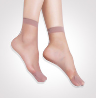 HekouJiub 12 paires de chaussettes fines en nylon transparent pour femme, antidérapantes (couleur chair)