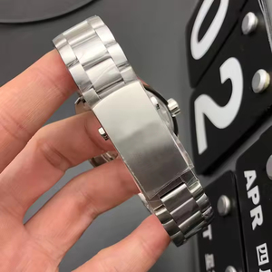 Reloj Mecánico para Hombre con Movimiento 8900, Cristal de Zafiro, Esfera de Buceo 3BAR, Correa de Acero Inoxidable de 22mm con Detalle de Cuatro Puntos Naranja - Product Image 5