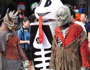 Décoration de porte de <span class=keywords><strong>maison</strong></span> hantée en gaze pour Halloween, gaze à empreintes de sang pour le Festival des Fantômes, découpable - Product Image 6