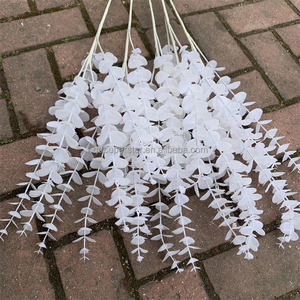 Arche de mariage L-428 en <span class=keywords><strong>eucalyptus</strong></span> plastique, 5 branches, fleurs blanches, branches <span class=keywords><strong>d</strong></span>'<span class=keywords><strong>eucalyptus</strong></span> artificielles pour la <span class=keywords><strong>d</strong></span>écoration - Product Image 2