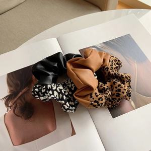<span class=keywords><strong>PL</strong></span> Costura Cuero Impresión Animal Hair Band Cuerdas PU Vacas Leopardo Patrón de guepardo Scrunchies - Product Image 6