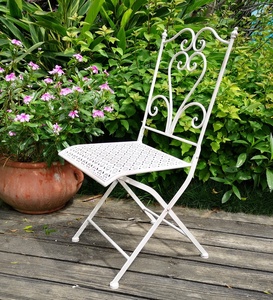 Set Bistrot Classico in Ferro <span class=keywords><strong>Verde</strong></span> Resistente 3 Pezzi Arredamento <span class=keywords><strong>da</strong></span> Giardino <span class=keywords><strong>Esterno</strong></span> 1 <span class=keywords><strong>Tavolo</strong></span> 2 Sedie Pieghevoli - Product Image 3