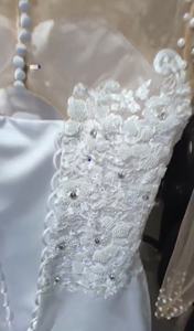 Nuovo Design 2025 Abito <span class=keywords><strong>da</strong></span> <span class=keywords><strong>Sposa</strong></span> <span class=keywords><strong>da</strong></span> Donna in Pizzo Bianco Personalizzato con Maniche in Rete e Perle Abito <span class=keywords><strong>da</strong></span> <span class=keywords><strong>Sposa</strong></span> <span class=keywords><strong>di</strong></span> Lusso a Sirena per Signore - Product Image 6