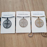 Colliers catholiques en acier inoxydable Saint Benoît, accessoires religieux, protection, dévotion, croix, inscriptions, pendentif