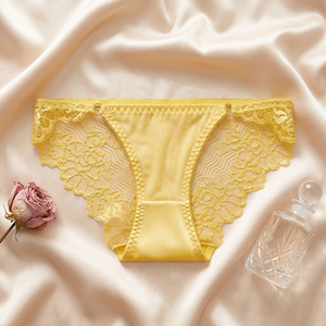 Culottes mi-hautes pour femmes à motif floral en satin et dentelle, tricotées, respirantes, avec entrejambe en nylon et coton, sous-vêtements sexy avec logo à la taille, OEM ODM - Product Image 2