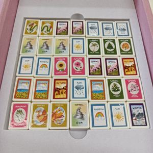 Tuiles de Mahjong personnalisées <span class=keywords><strong>en</strong></span> gros sur le thème de la saison, Pièces de jeu de Mahjong <span class=keywords><strong>en</strong></span> plastique imprimées OEM, Tuiles de remplacement pour jeux de société personnalisés <span class=keywords><strong>en</strong></span> gros - Product Image 2