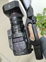 Caméscope portable Panasonic AG-UX180 4K de qualité professionnelle pour la diffusion
