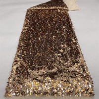 Tissu de dentelle perlée de luxe pour robe de mariée avec perles et paillettes brodées de luxe