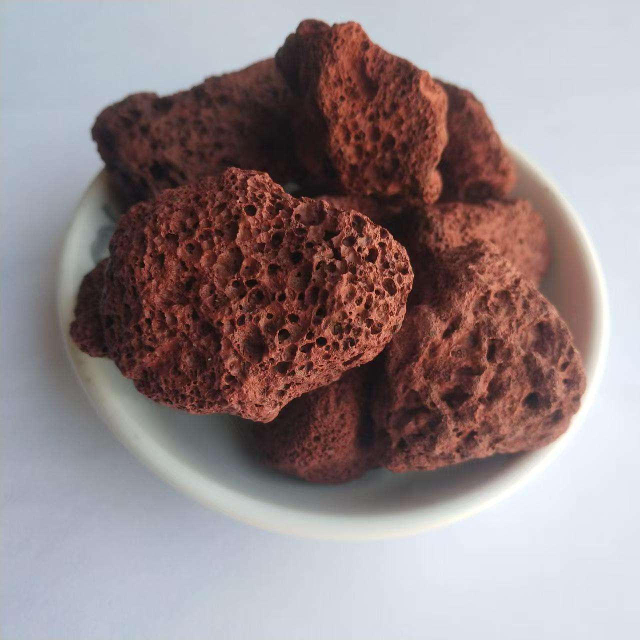 หินภูเขาไฟสีแดง