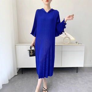 Colección Primavera Verano 2025: Vestido Casual de Gasa con Volantes y Pliegues, Estilo Rejuvenecedor y Holgado para Mujer - Product Image 1
