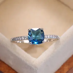 Anillo con diseño de piedra azul cielo cuadrado grande para mujer, joyería de boda, regalo de compromiso, anillos de piedra incrustados