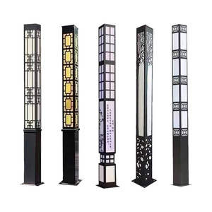 Lampadaire solaire LED d'extérieur avec base métallique, abat-jour en verre, lumière blanc chaud 2700K, IP66, détecteur de mouvement, montage encastré, garantie 10 ans - Product Image 4