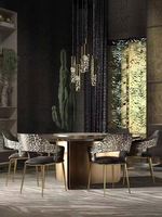 Chaise de salle à manger d'extérieur moderne italienne en cuir imprimé léopard pour villa, design doré et noir