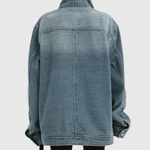 Chaqueta vaquera vintage OEM al por mayor con dobladillo deshilachado, estilo holgado, de manga larga para mujer - Product Image 3