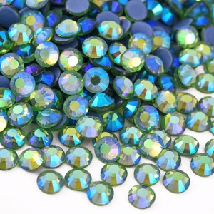 Vente en gros d'usine Oleeya Cristal de qualité A4 Couleurs AB Correctif pour strass Grand paquet pour vêtement Accessoires pour robe - Product Image 2