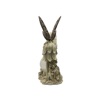 Lumière solaire de jardin féerique sculptée en résine avec globe lumineux - Statue de fée d'extérieur avec ailes métalliques