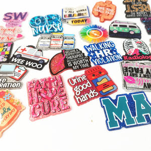 Accessoires infirmiers en acrylique, cœur rouge en acrylique, badge rétractable rose Scrub Life utérus seringue, journée des infirmières, <span class=keywords><strong>ambulance</strong></span>, porte-badge sans attache - Product Image 6