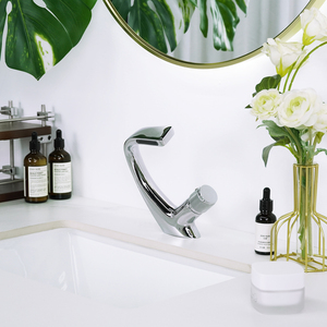 Robinet cascade de luxe en laiton au design unique pour <span class=keywords><strong>lavabo</strong></span> de salle de bain, <span class=keywords><strong>mitigeur</strong></span> eau chaude et froide - Product Image 2
