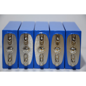 แบตเตอรี่ลิเธียมแบบแท่ง ราคาโรงงาน แบตเตอรี่ลิเธียมไอออน 3.2V 20ah รอบการใช้งานลึก - Product Image 3