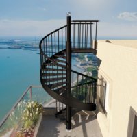 Escalier en colimaçon extérieur Yusituo, structure en acier sur mesure, escalier d'évacuation en fer pour balcon de maison