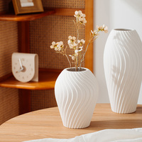 YBH Vase en Porcelaine de Table de Haute Qualité pour Centres de Table, Vase Céramique Blanc Unique de Luxe pour Décoration de Noël et Maison