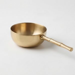 Tazas Medidoras Premium Estilo Tazón Dorado de Acero Inoxidable con Asa Metálica Grabada, Perfectas para Cocinar, Utensilios de Cocina - Product Image 1