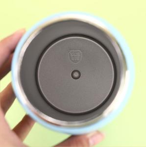 Bouteille d'eau légère et portable en acier inoxydable à isolation sous vide, design moderne avec couvercle pour les voyages, toutes les couleurs disponibles - Product Image 5