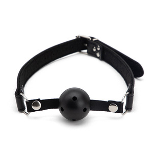 Gags sexuales: Mordaza de bola negra desmontable para adultos, para uso en bromas prácticas - Product Image 1