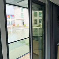 Maison flottante moderne de luxe, bateau préfabriqué avec design écologique, installation rapide, applications pour bâtiments scolaires/bureaux