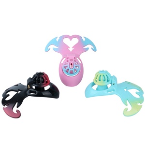 Jaula de Castidad Masculina Colorida de Plástico con Cinturón de Cuero, Cierre Invisible, Talla S/M, Jaula para Pene para un Ajuste Cómodo y Uso Prolongado - Product Image 4