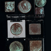 Palette d'ombres à paupières crème mate scintillante imperméable unique poudre pressée longue durée pour un teint clair ou foncé