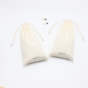 Pochette en coton naturel écologique, emballage en tissu, sac à cordon pour cadeau, sac à provisions en coton mousseline biologique avec cordon en coton - Product Image 1