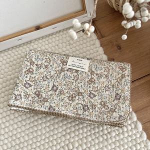 ผ้าห่มมัสลินเด็ก 2 ชั้น ผ้าห่มห่อตัวเด็ก ผ้าฝ้ายออร์แกนิค ลายดอกไม้สไตล์วินเทจ ผ้าห่มนอนเด็ก - Product Image 6