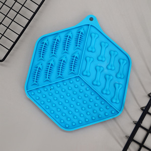 Silicone Dog Lick Mat Pet Slow Feeder Choke Prevention Aids Digestion Slow Feeder Pet Products with <b>Suction</b> <b>Cup</b> - Product Image 2