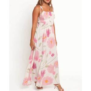 कस्टम ड्रेस निर्माता 2025 ट्रेंडी सुरुचिपूर्ण फीता कमर लंबी आकस्मिक पोशाक समायोज्य स्ट्रैप स्प स्मॉक मैक्सी पोशाक महिलाओं के लिए - Product Image 3