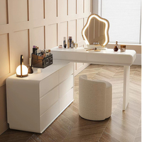 Ensemble coiffeuse combinée extensible avec commode à 6 tiroirs, miroir LED en forme de nuage irrégulier et plateau laqué pour maquillage