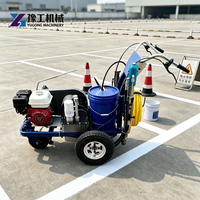Machine de marquage routier à peinture froide par pulvérisation sans air avec contrôle précis des lignes pour le traçage des voies autoroutières