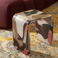 Table basse moderne en plastique renforcé de fibres de verre, peinte à la main, aux couleurs intenses, écologique et durable, pour chambre à coucher